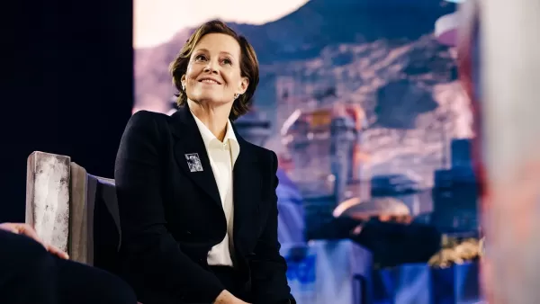 Sigourney Weaver在2025年星球大戰慶典上。
